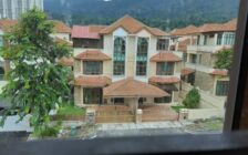 2.5 Storey Semi-Detached House for Sale in Batu Ferri...